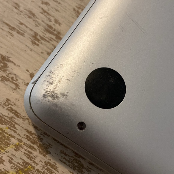 Apple Used Laptop - Picture 7 of 14